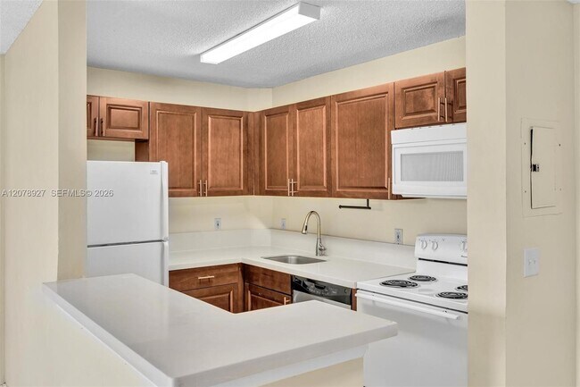 Building Photo - 10765 Cleary Blvd