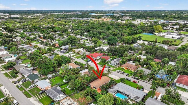 Building Photo - 920 SW 30th St