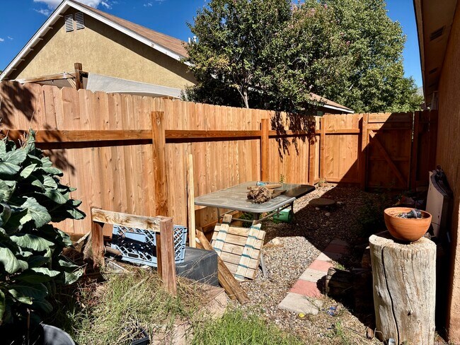 Building Photo - 3617 Cameo Dr