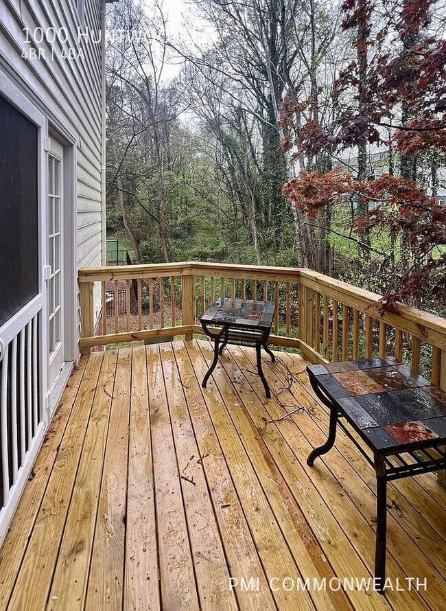 Building Photo - 1000 Huntwood Ln