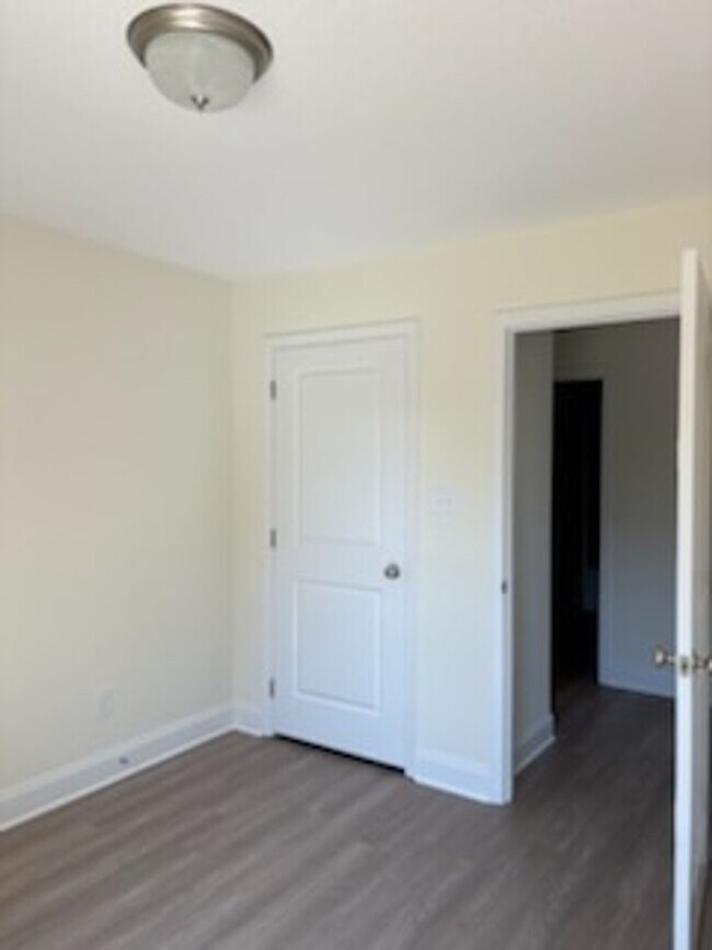 Building Photo - Brand New 2025 Townhouse with Stunning Private Deck!