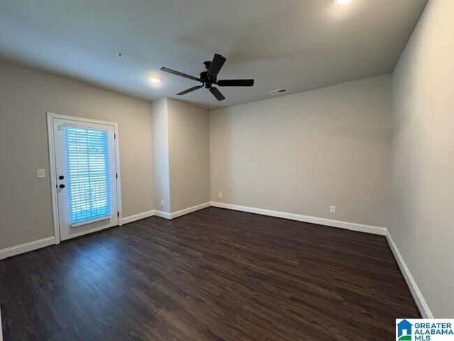 Building Photo - 4421 Lennox Pl