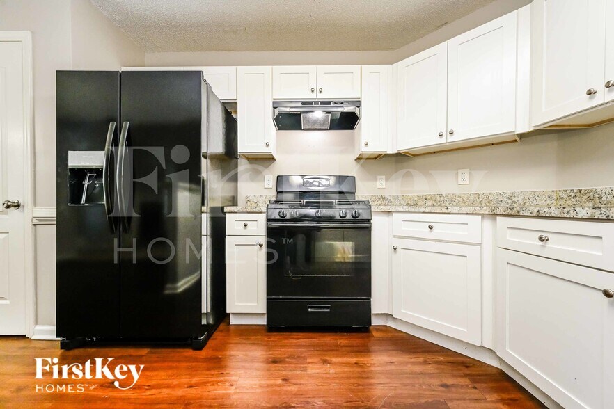 Building Photo - 3349 Meadovista Dr