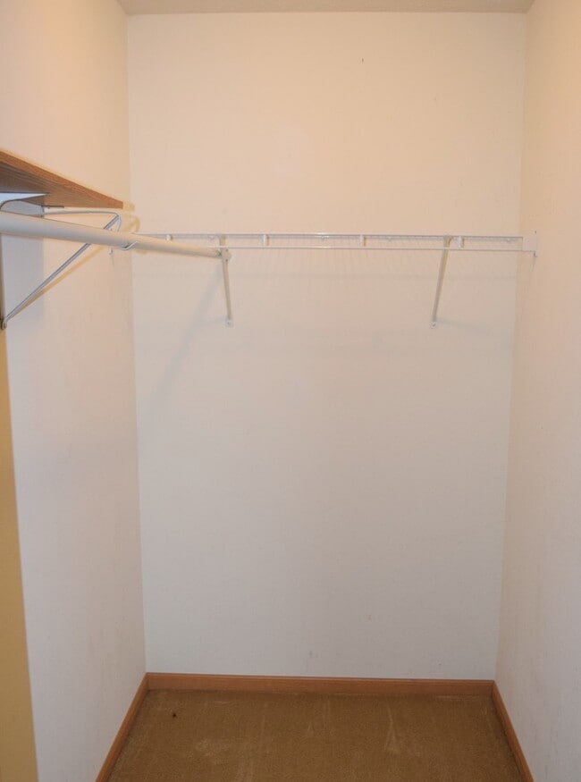 Building Photo - Spacious 3 bedroom, 2 bathroom duplex!