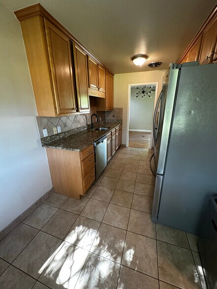 Building Photo - 2310 Kenton St