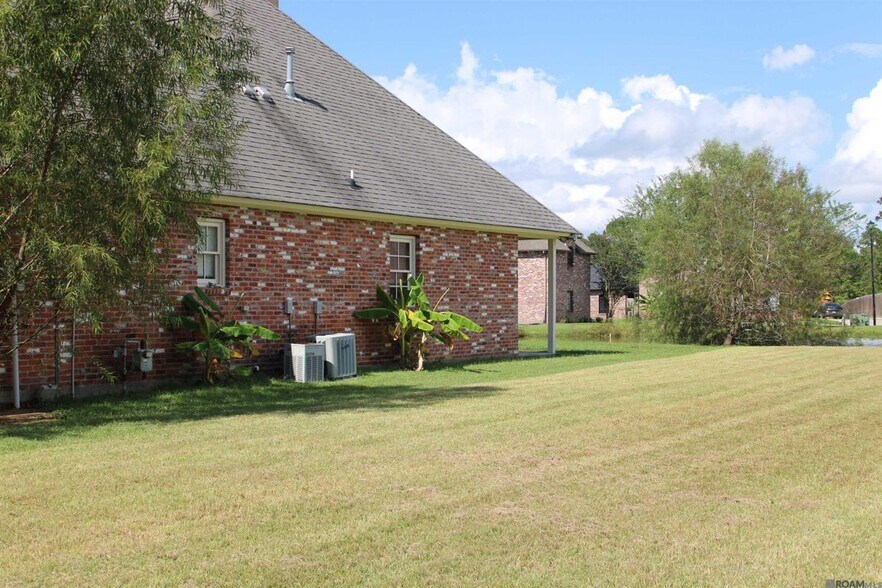 Building Photo - 19435 S Harrells Ferry Rd