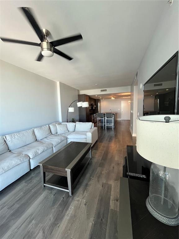 Building Photo - 1208 E Kennedy Blvd