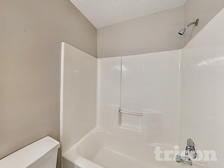 Building Photo - 4242 Tenneyson Ln
