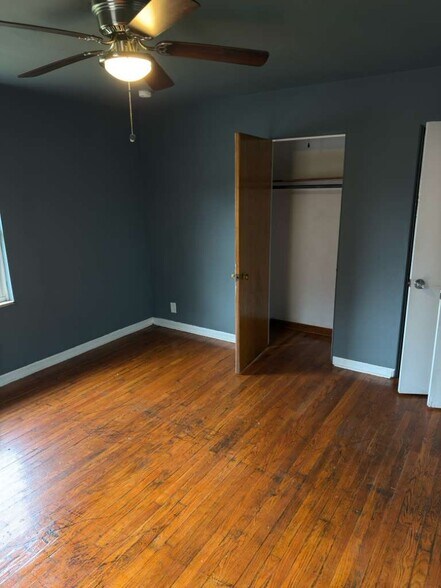 Building Photo - 5998 Bermuda Dr