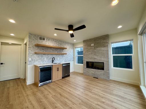 Building Photo - New Build 4 Bedroom and 5 Bathrooms