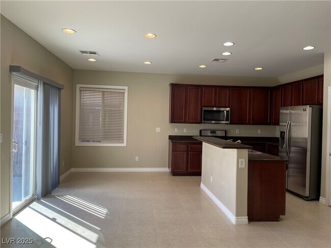 Building Photo - 9796 Bedstraw St