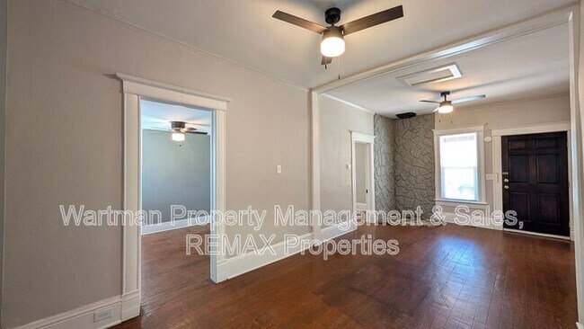 Building Photo - 1016 W Cucharras St