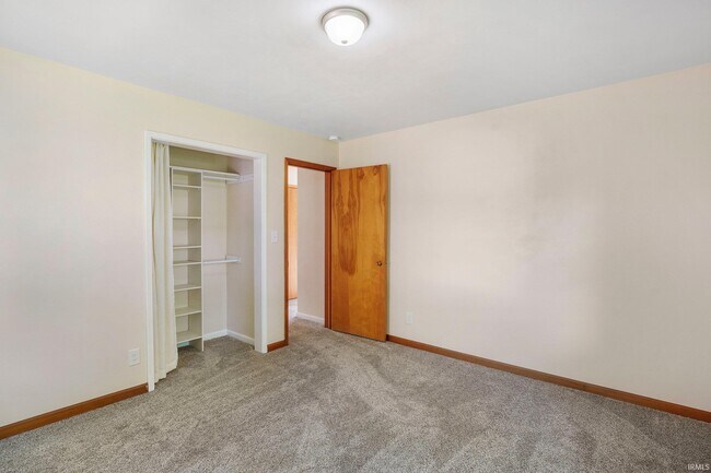 Building Photo - 128 Manor Ave