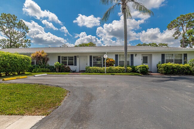 Building Photo - 5242 Privet Pl