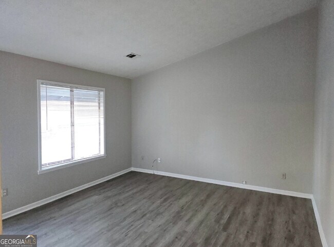 Building Photo - 8147 Flamingo Dr