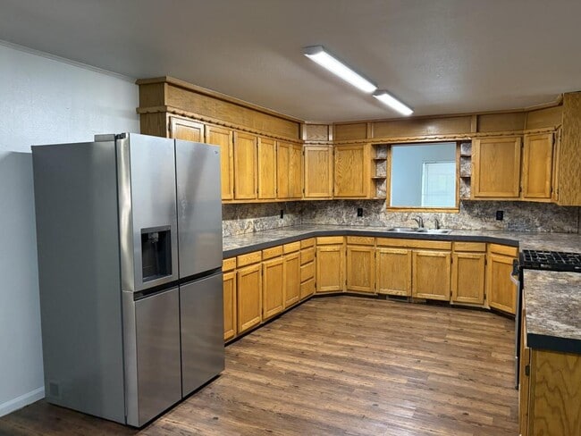 Building Photo - 17822 S Bryant Rd