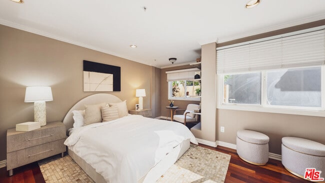 Building Photo - 844 3rd St