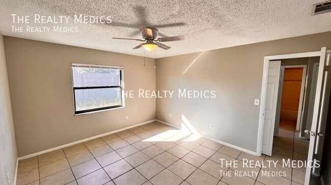 Building Photo - 5520 Charleston St