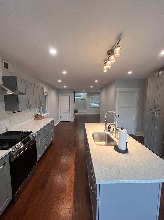 Building Photo - Lawrenceville 3 Bed, 2.5 Bath House with Parking for Lease July 1!