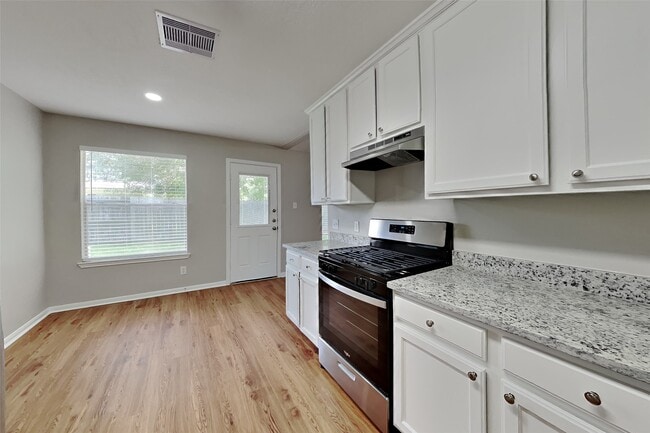Building Photo - 26912 Castlecliff Ln