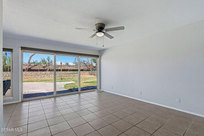 Building Photo - 809 Del Mar Dr