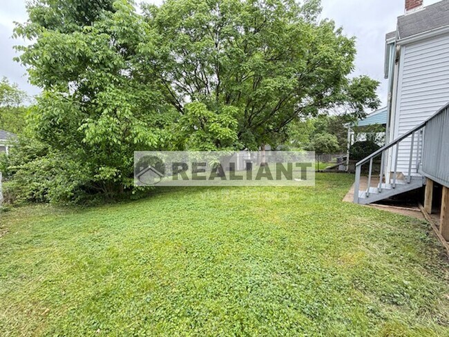 Building Photo - 128 W 31st St