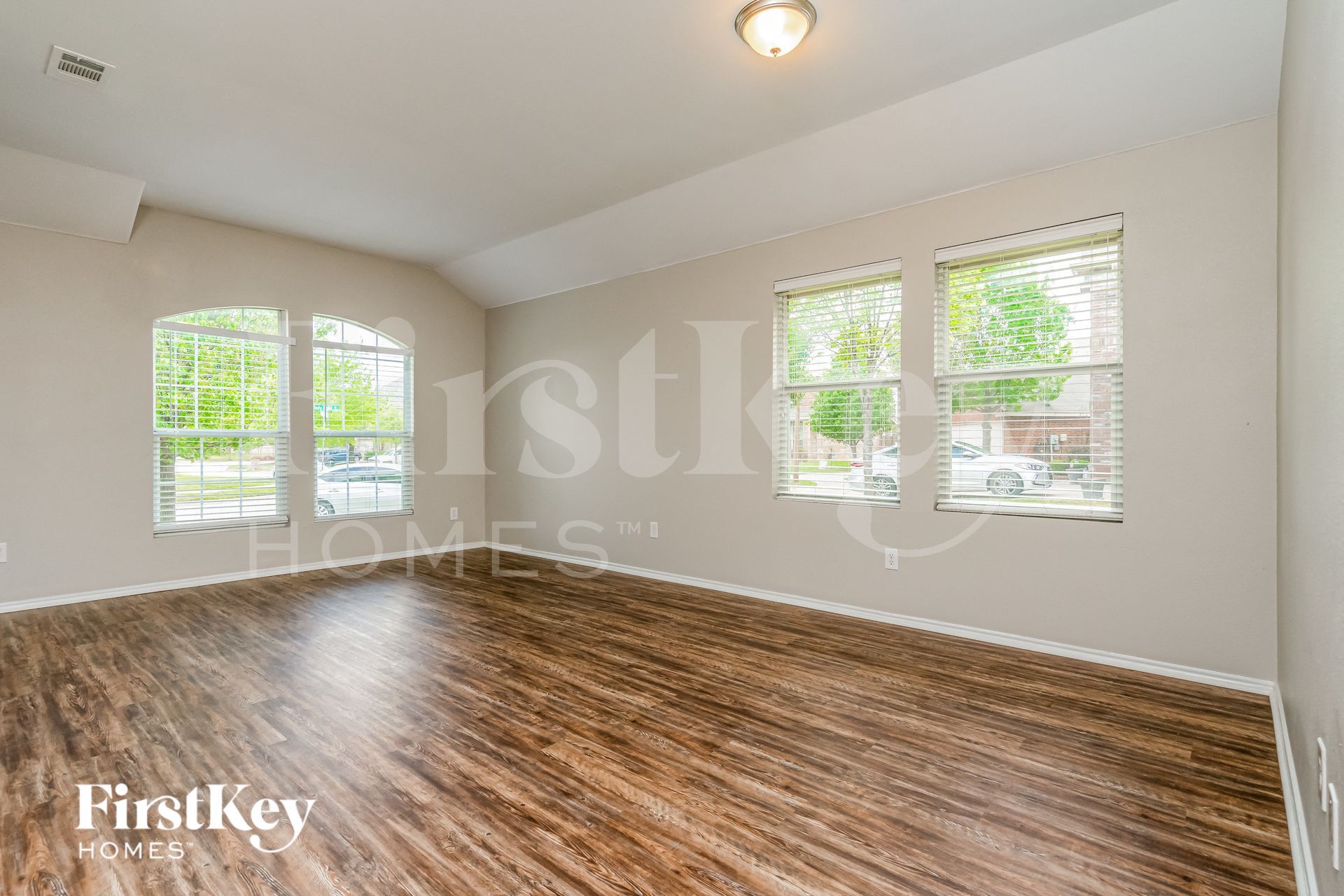 Building Photo - 3908 Windy Point Dr