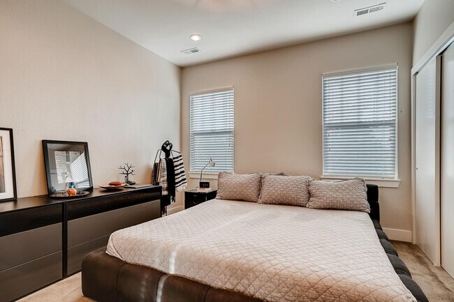 Building Photo - About This Property!