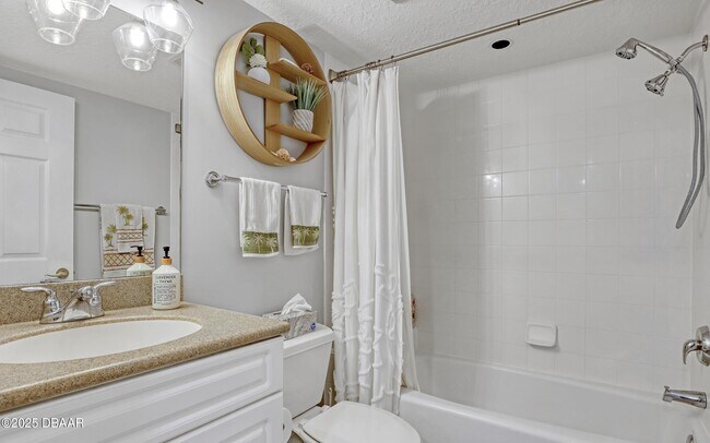 Building Photo - 4670 Links Village Dr