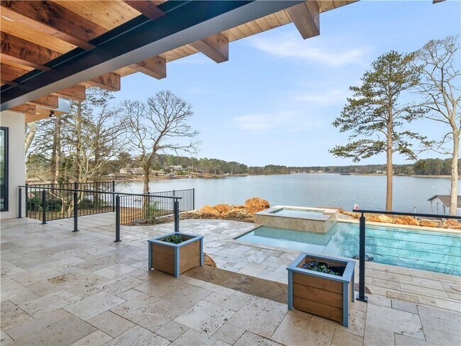 Building Photo - 3258 S Bay Dr