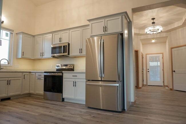 Building Photo - 2670 Princeton Dr