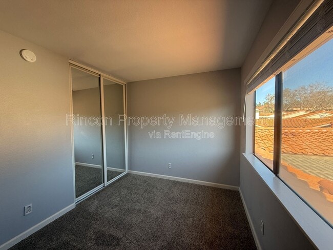 Building Photo - 2199 Olivewood Dr