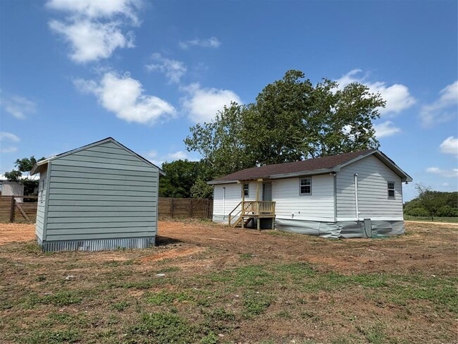 Building Photo - 127 Clearview Dr
