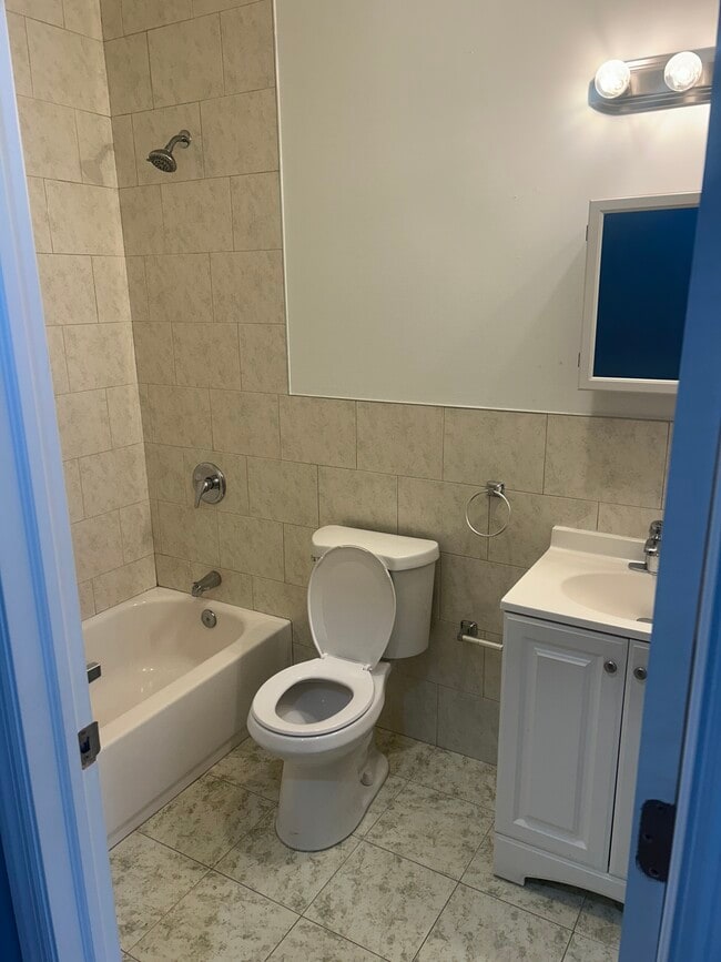 1br - 231 Dayton Ave