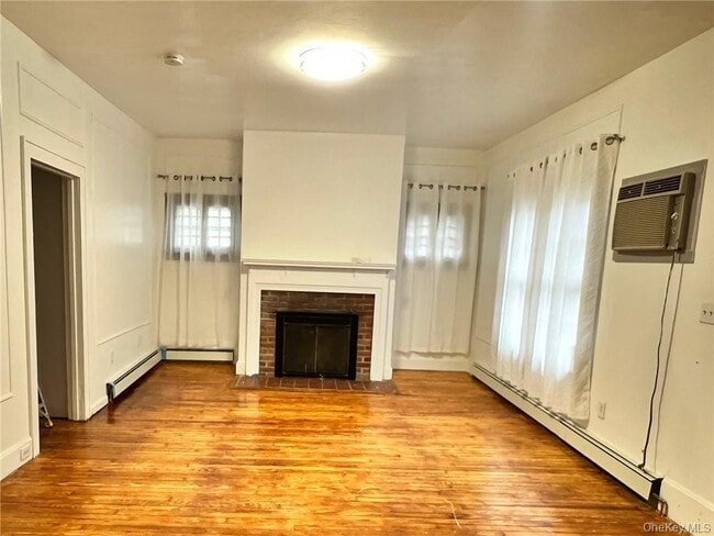 Building Photo - 65 Monhagen Ave