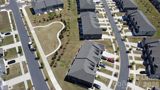 Building Photo - 761 Earhart St NW