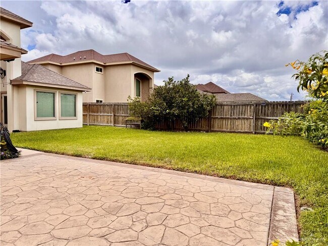 Building Photo - 5112 Nevis Dr