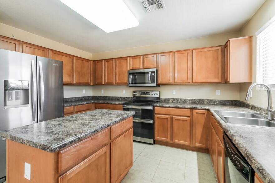 Building Photo - 11298 W Combine Dr