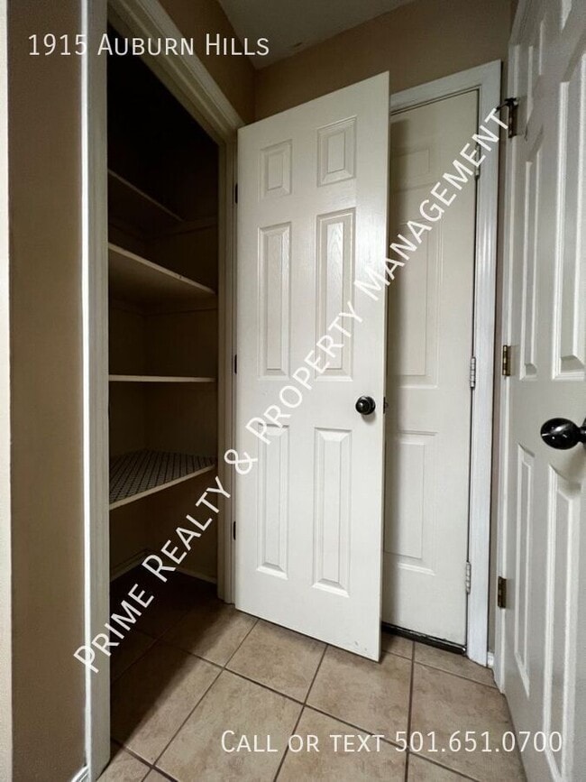 Building Photo - 1915 Auburn Hills Dr