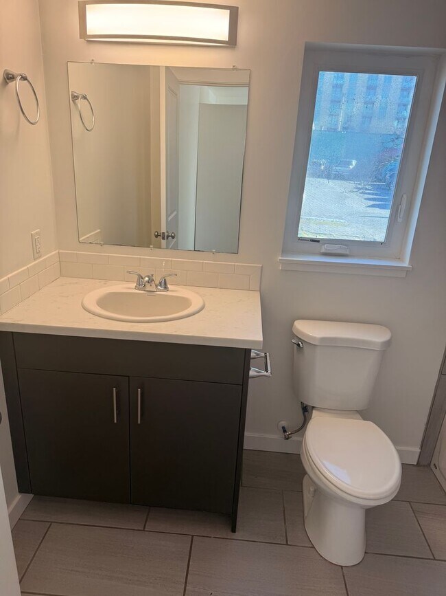 Building Photo - TFSC-B1714