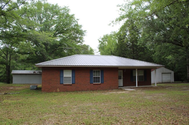 Building Photo - Beautiful 3 Bedroom Brick Home