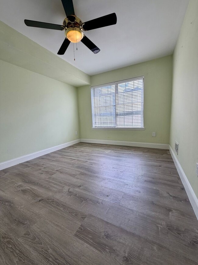 Building Photo - Welcome to Waters Edge Condos!