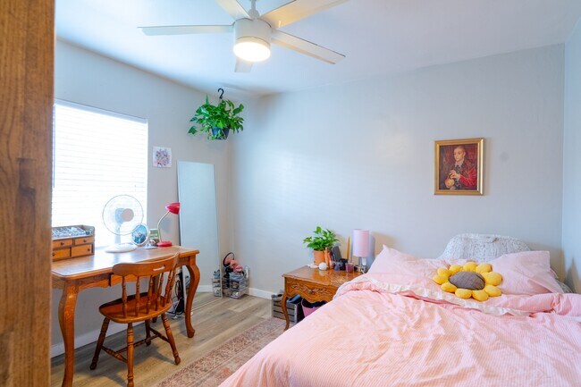 Building Photo - 6430 Montezuma Rd