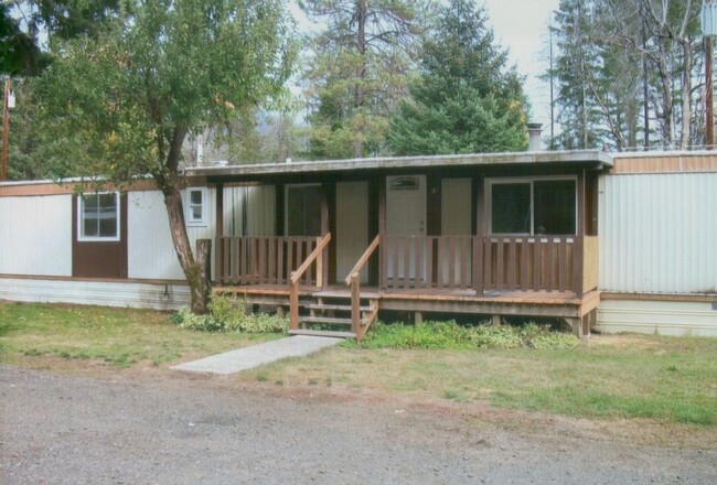 Building Photo - Susan Creek 3 bedroom mobile in 55 and ove...