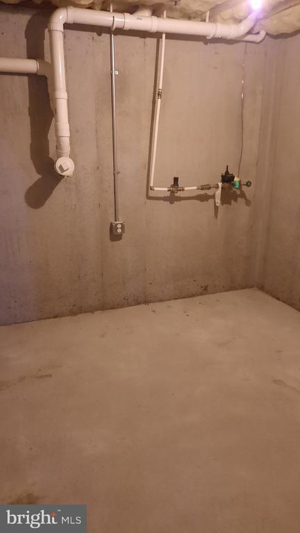 Building Photo - 305 Antilles Court