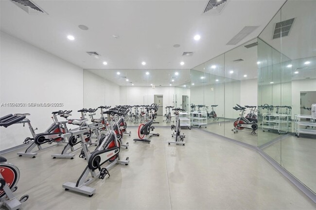 Building Photo - 2950 NE 188th St