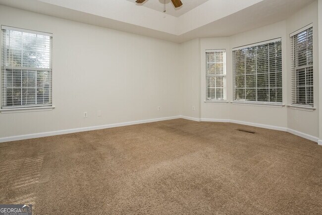 Building Photo - 3905 Saddlecreek Dr