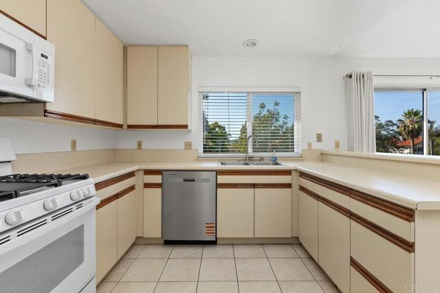 Building Photo - 5444 Loganberry Way