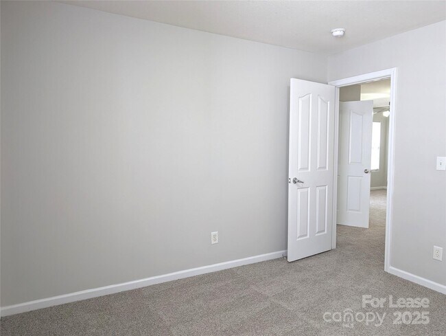 Building Photo - 7032 Sunman Rd