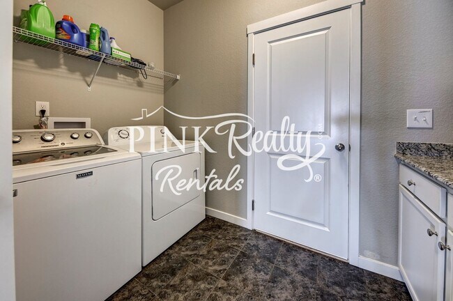 Building Photo - 1407 Grand Overlook St